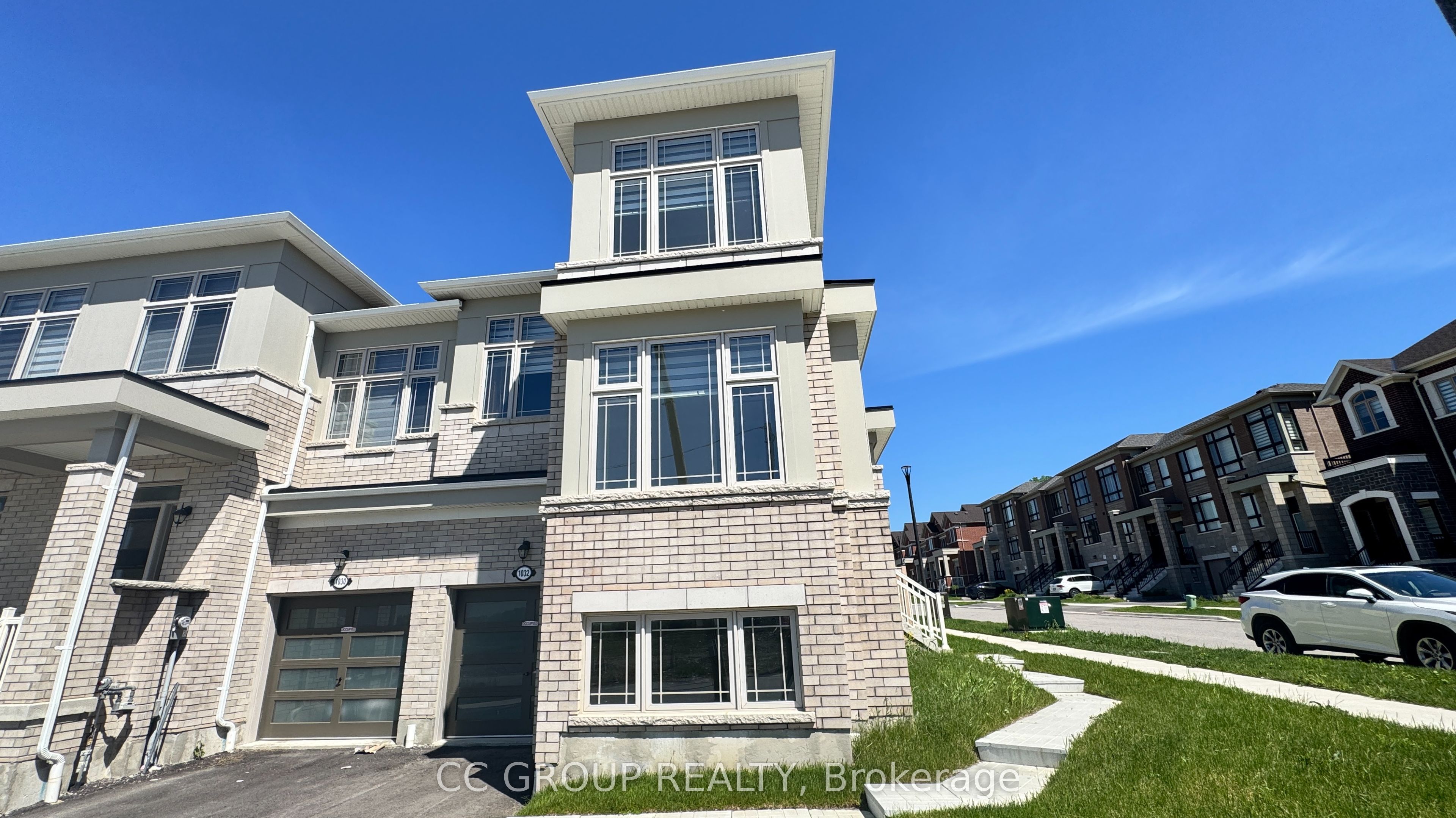 1032 Crowsnest Hollow, Pickering, ON, L1X 0P6
