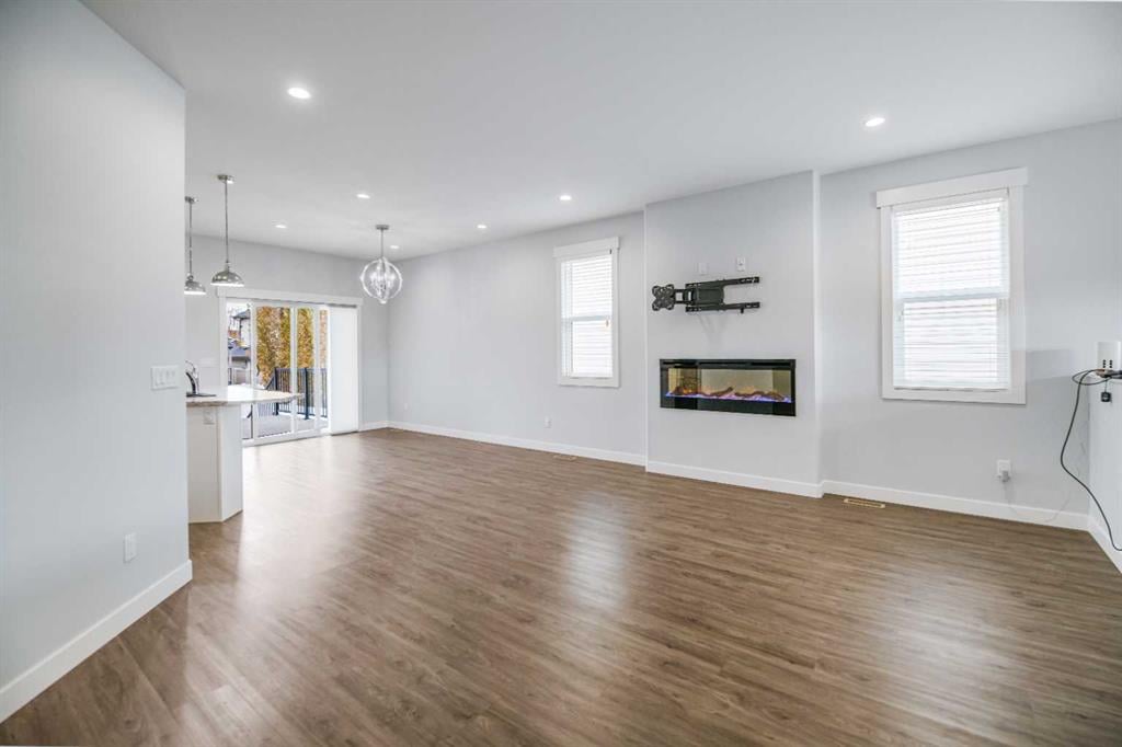 Additional image 6 of A/B-9 Carlyle Green, Red Deer, AB, T4P 0T6