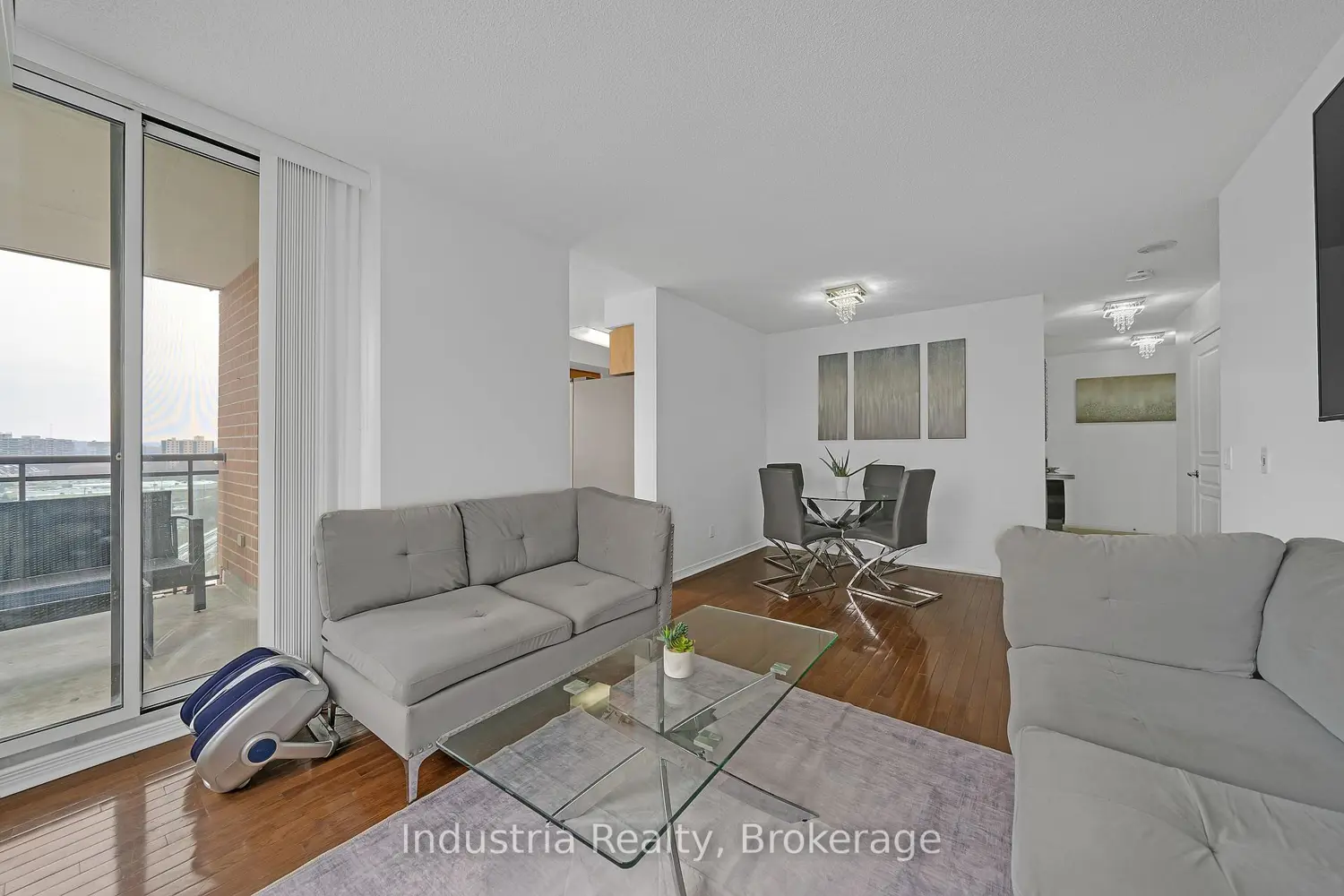 Additional image 2 of 330 Red Maple Road 1204