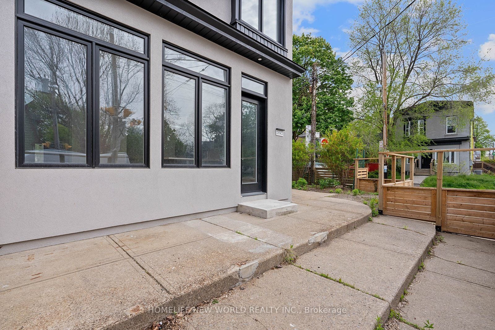 Additional image 3 of 1842 Dundas Street E, Toronto, ON, M4L 1M5