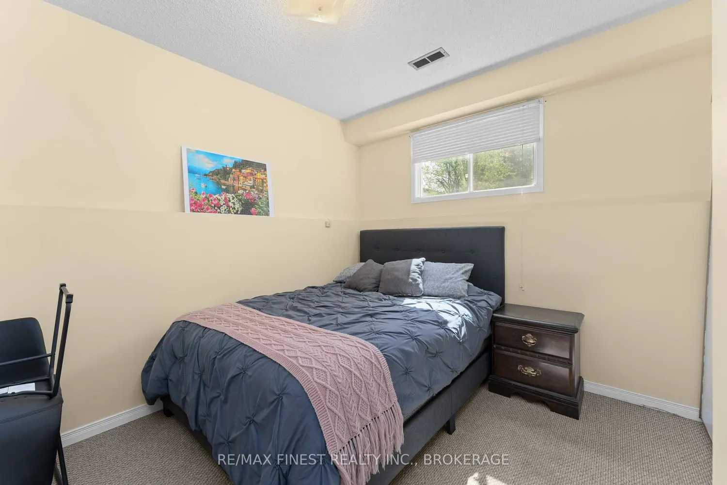 Additional image 15 of 102 Grenadier Drive