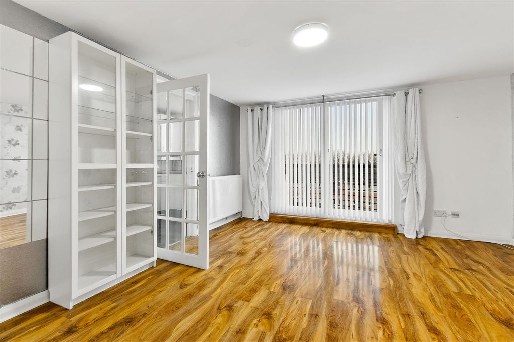 Additional image 2 of 2 bed flat for saleWindsor Crescent, Clydebank G81