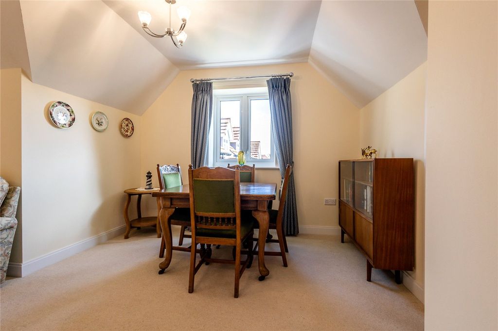 Additional image 10 of 2 bed flat for saleSummerfield Place, Wenlock Road, Shrewsbury, Shropshire SY2