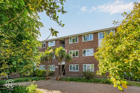 Manor Court Road, London W7