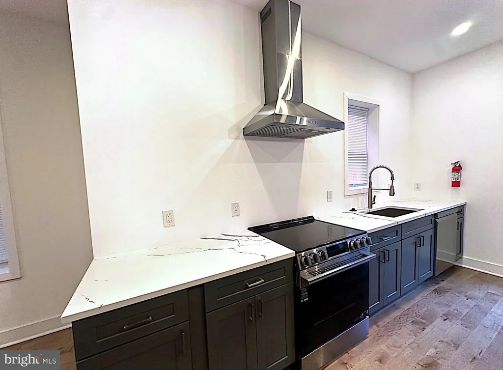 733 Gresham Place NW, Washington, DC 20001 photo 5