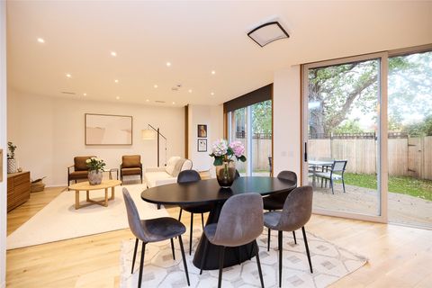 Crowntree Mews, London NW7
