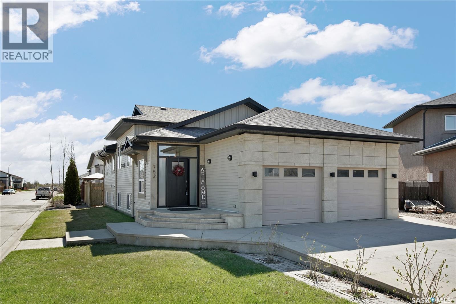 752 Reddekopp DRIVE
