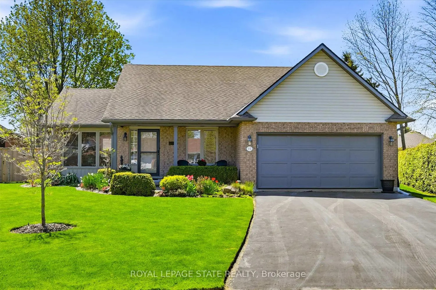 15 Bayshore Court