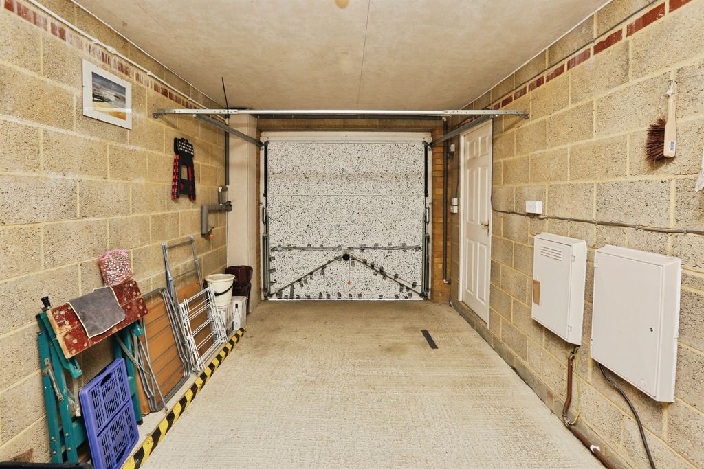 Additional image 11 of 2 bed flat for saleDeer Walk, Hedge End, Southampton SO30