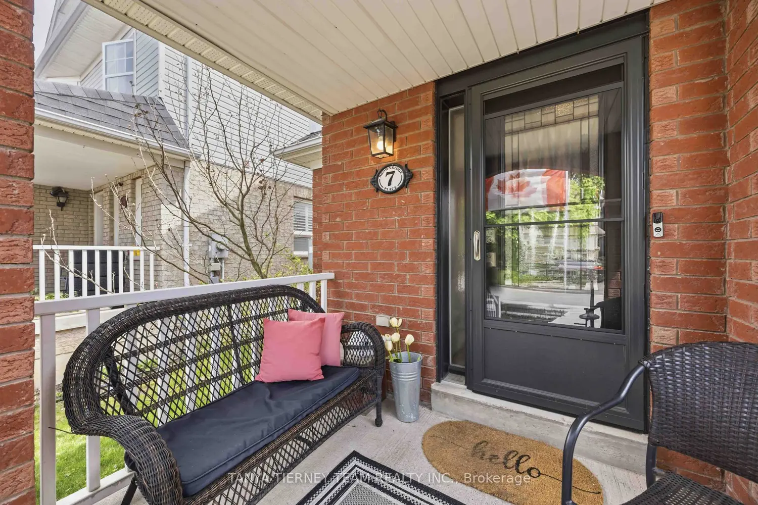 7 Brownridge Place