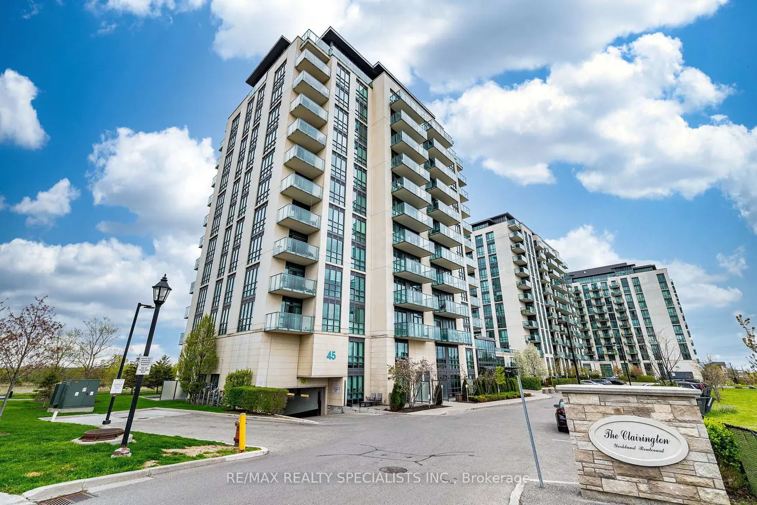 45 Yorkland Boulevard 805