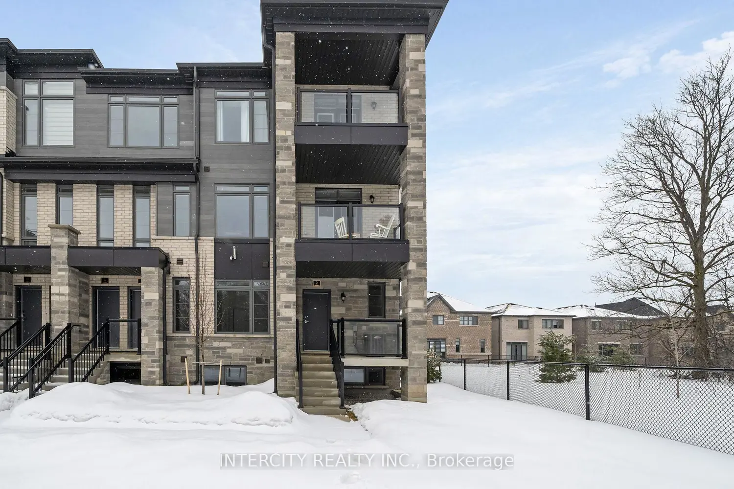 2 Savvy Lane 43Z