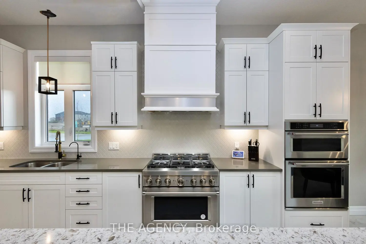 76 Grandville Circle photo 4