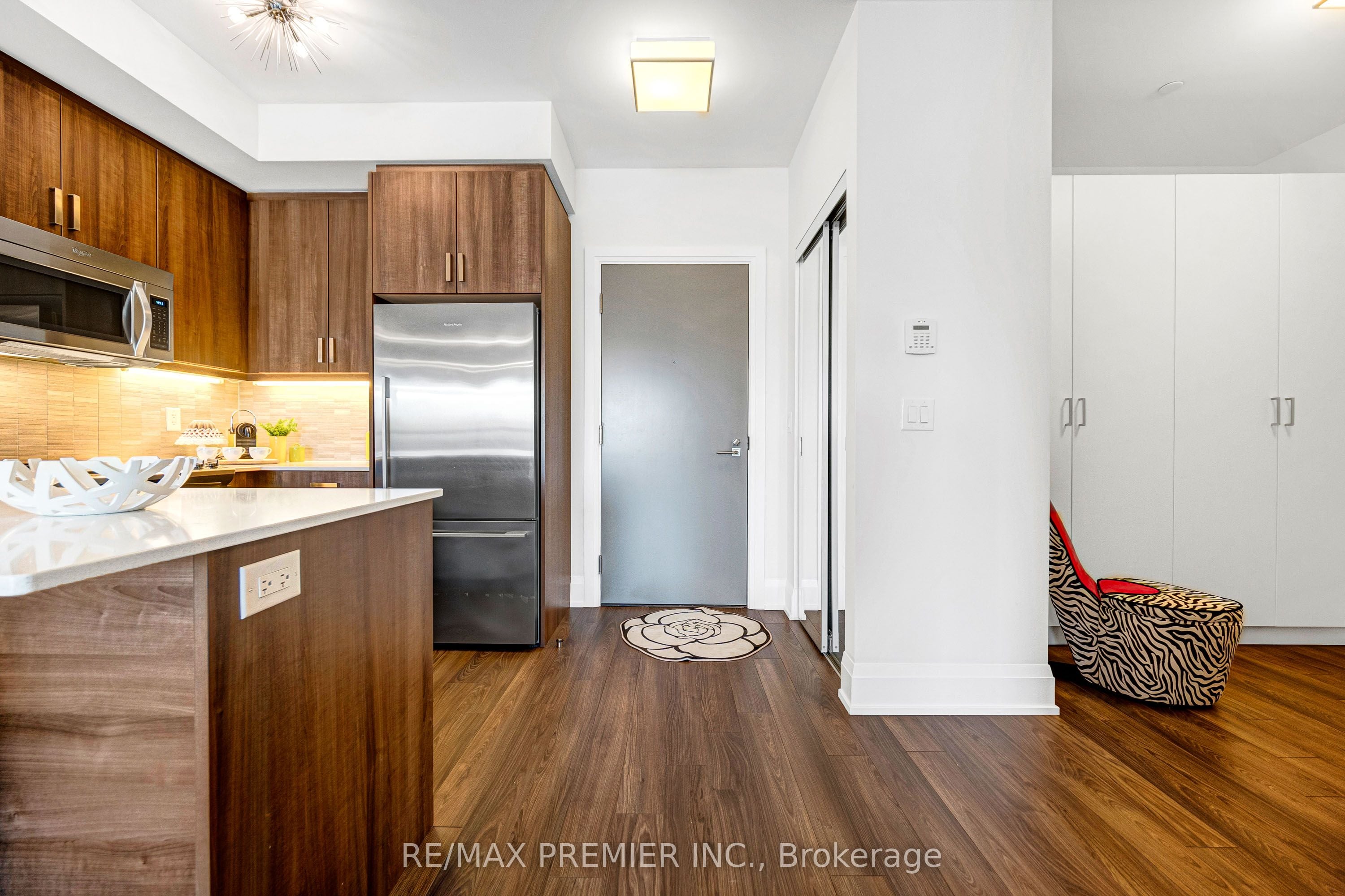 Additional image 6 of 810-2 Old Mill Drive, Toronto, ON, M6S 1R7