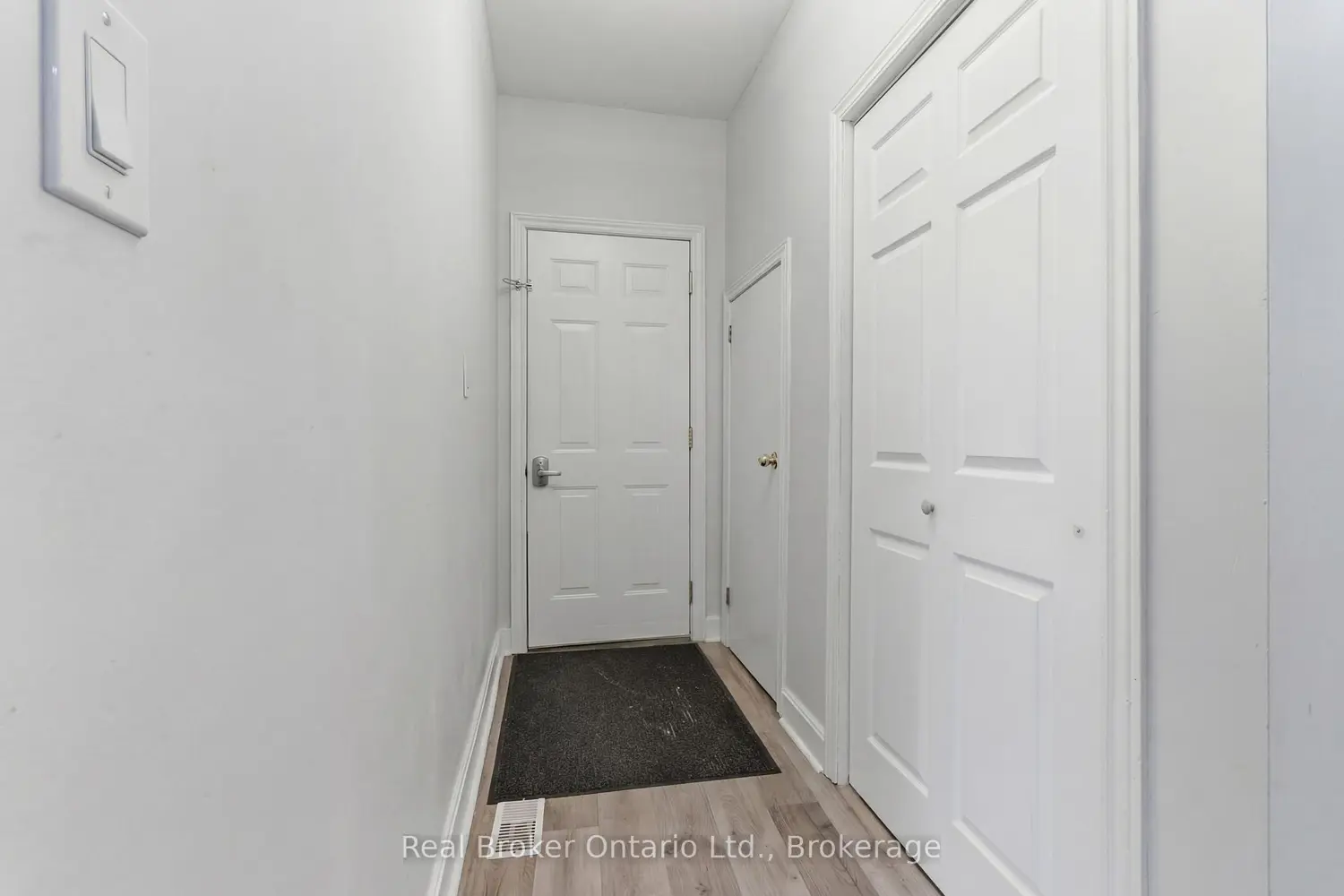 Additional image 3 of 154 Niagara Falls Road
