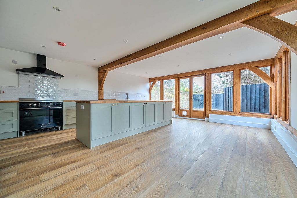4 bed detached house for saleThorne Road, Minster, Ramsgate CT12 photo 3