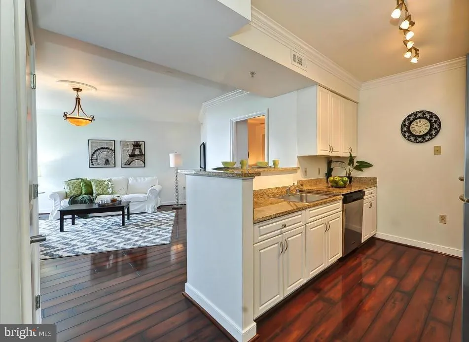 555 Massachusetts Avenue NW Unit 1301, Washington, DC 20001