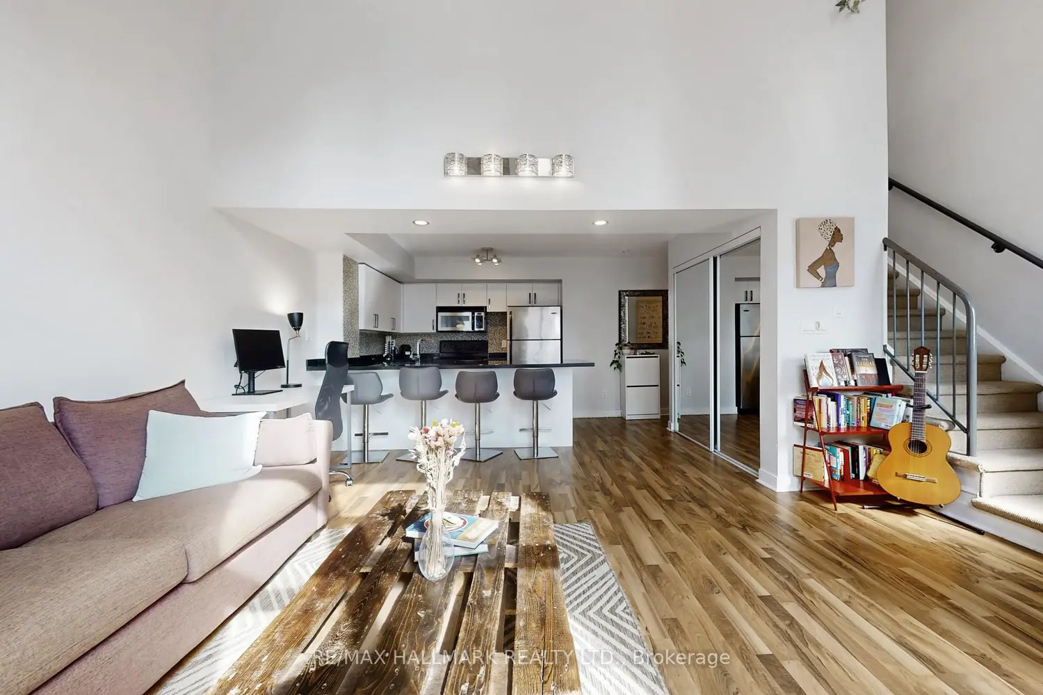 21 Earl Street 314 photo 3