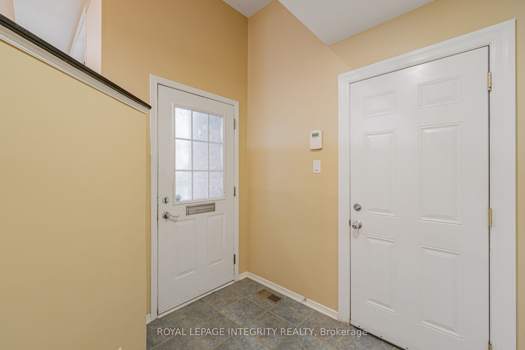 Additional image 4 of 1213 Clyde Avenue, Ottawa, ON, K2C 1Y3
