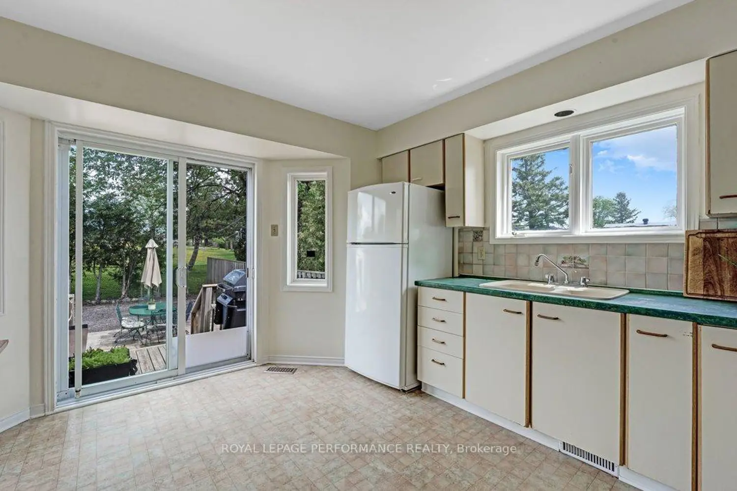 1587 Maxime Street photo 5