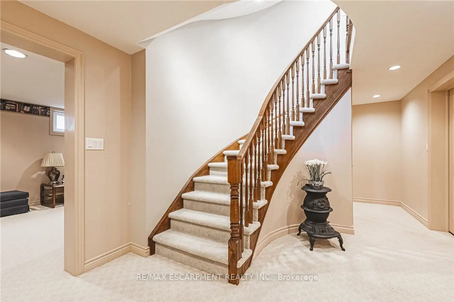Additional image 14 of 33 Golfview Crescent