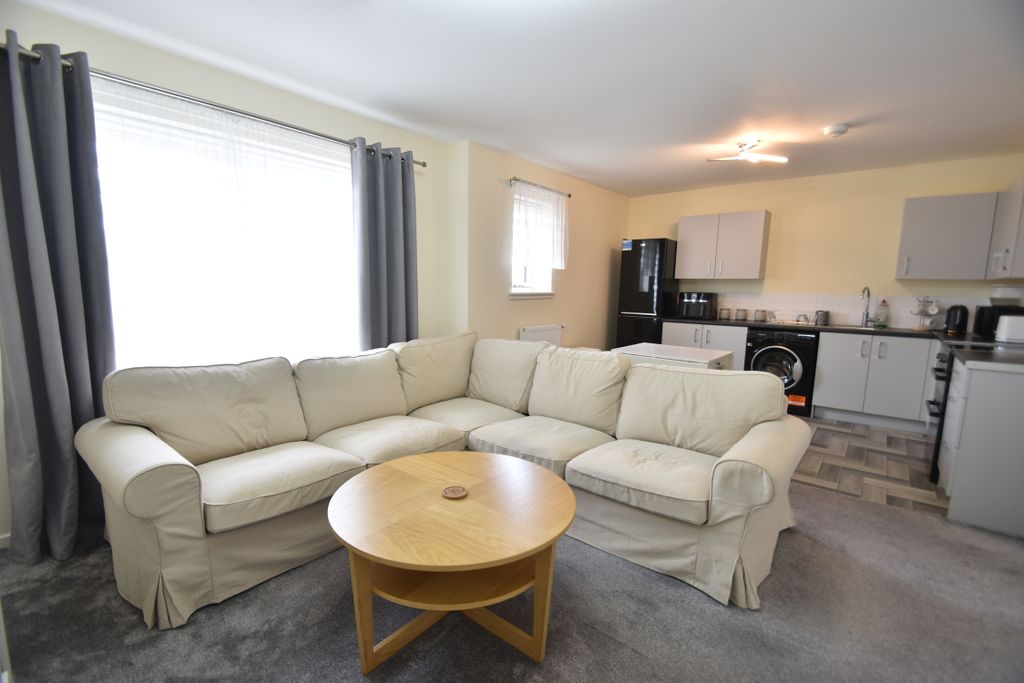 2 bed flat for saleAlbert Road, Harthill ML7 photo 4