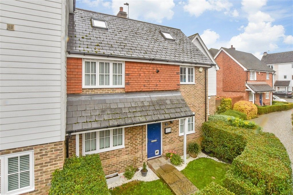 Additional image 2 of 4 bed terraced house for saleLaxton Walk, Kings Hill, West Malling, Kent ME19