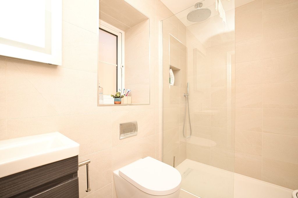 Additional image 17 of 5 bed detached house for saleJohn Douglas Drive, Monkton, Ramsgate, Kent CT12