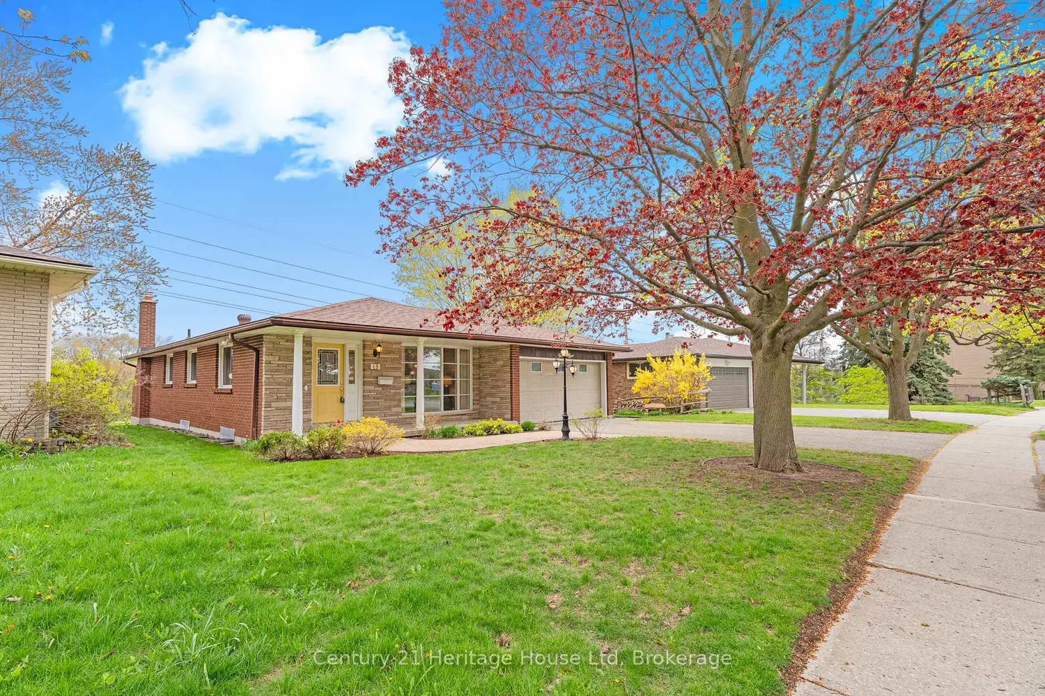 49 Vanier Drive photo 3