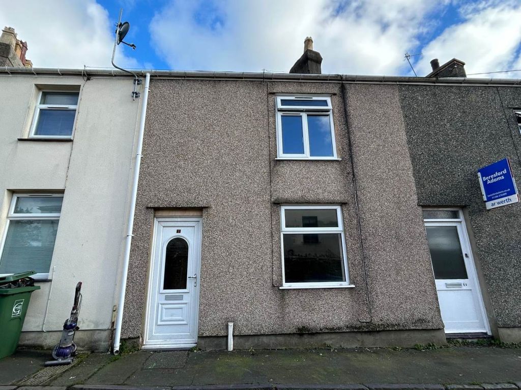 2 bed terraced house for saleHenwalia, Caernarfon LL55