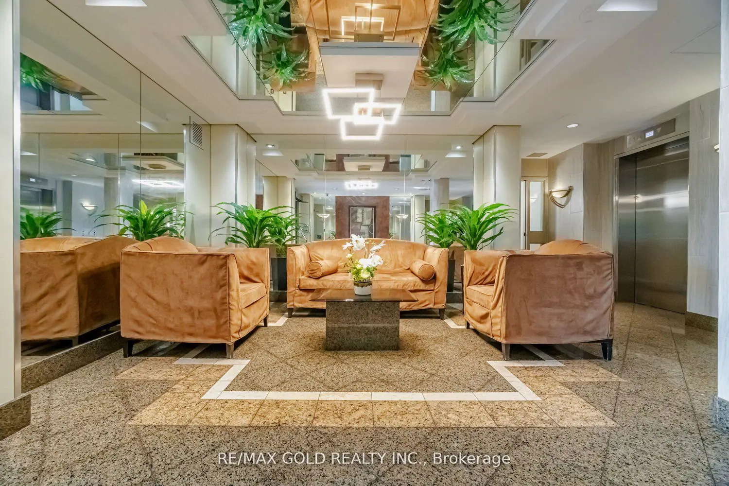Additional image 13 of 2091 Hurontario Street 908
