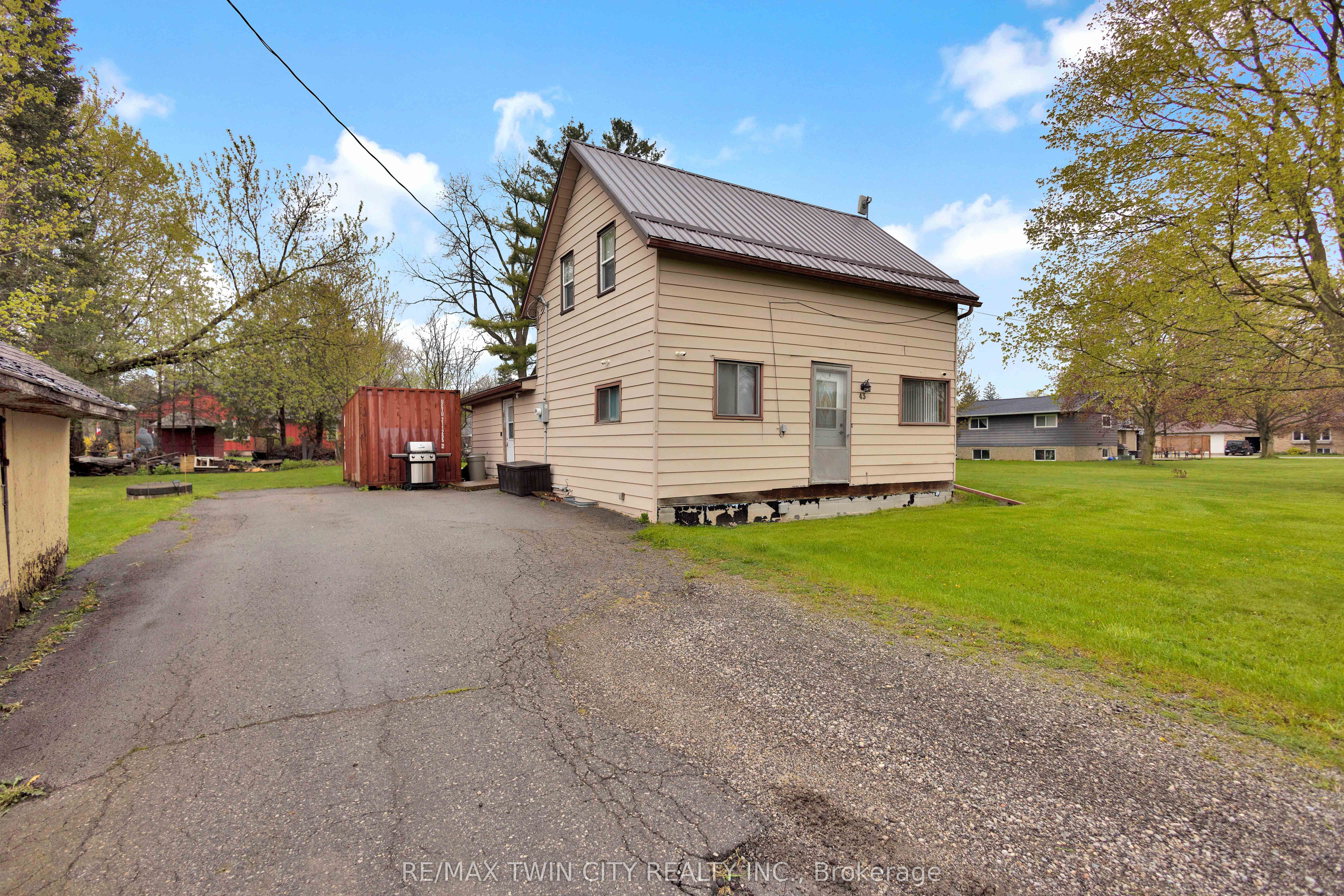 Additional image 2 of 43 Ontario Street, Brant, ON, N3L 3E1