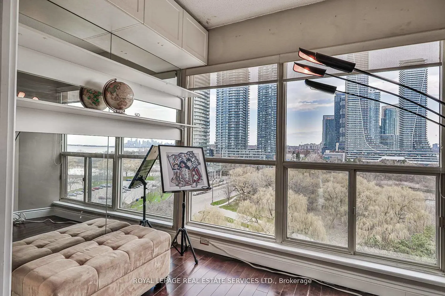 2261 Lake Shore Boulevard 1010 photo 4