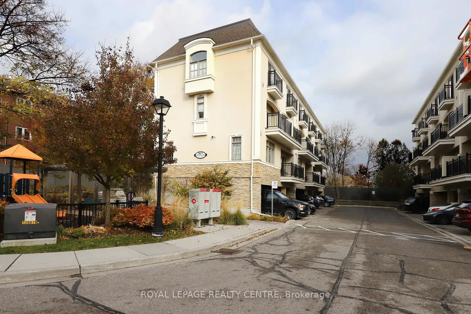 3077 Cawthra Road 10
