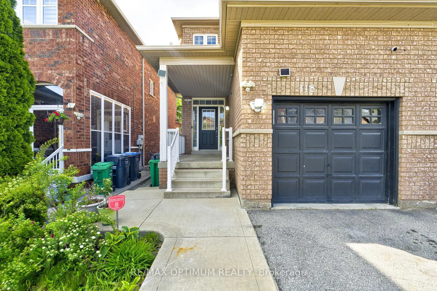 118 Nathaniel Crescent