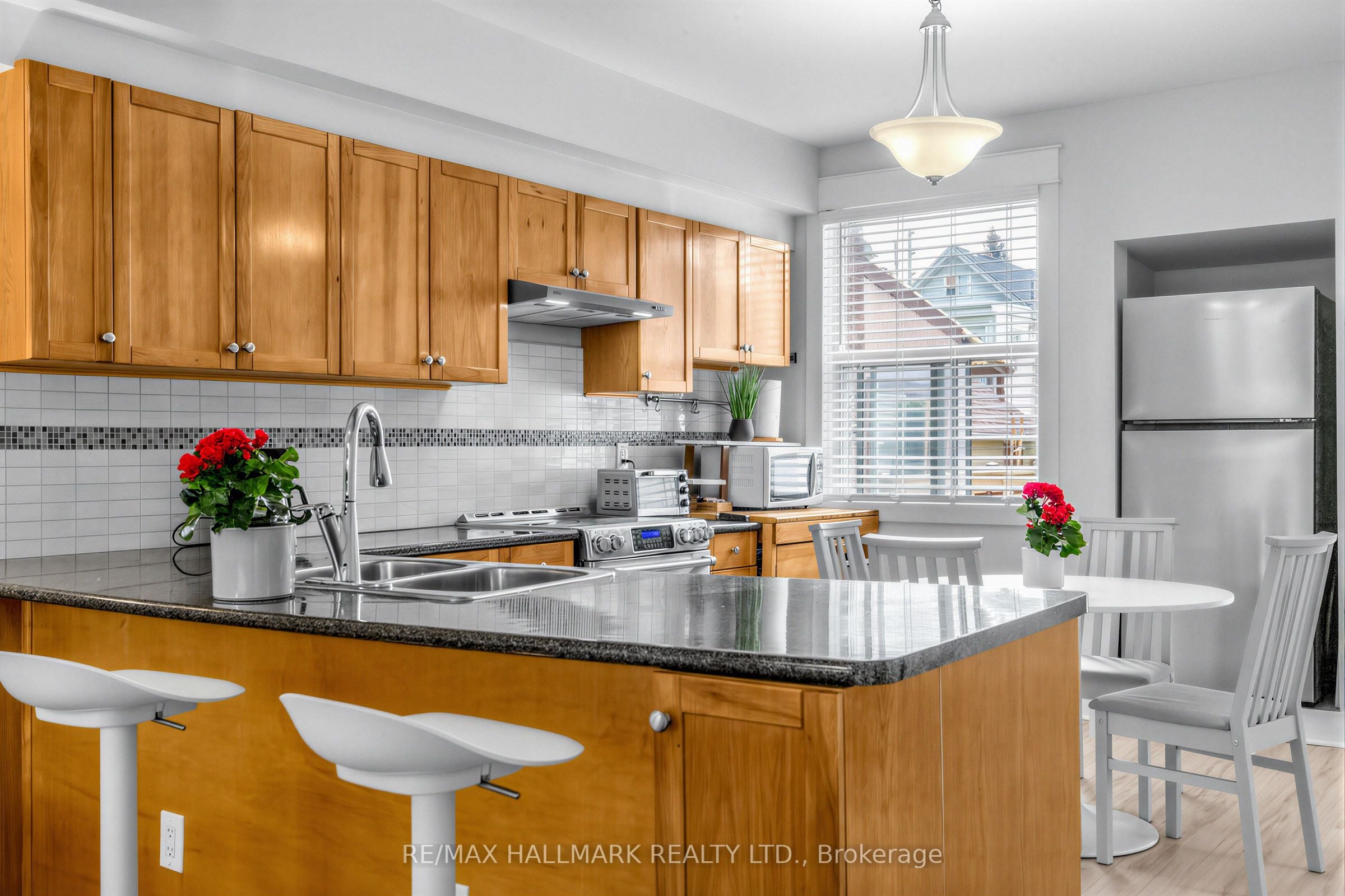 Additional image 6 of 65 Wallington Avenue, Toronto, ON, M4C 2N2