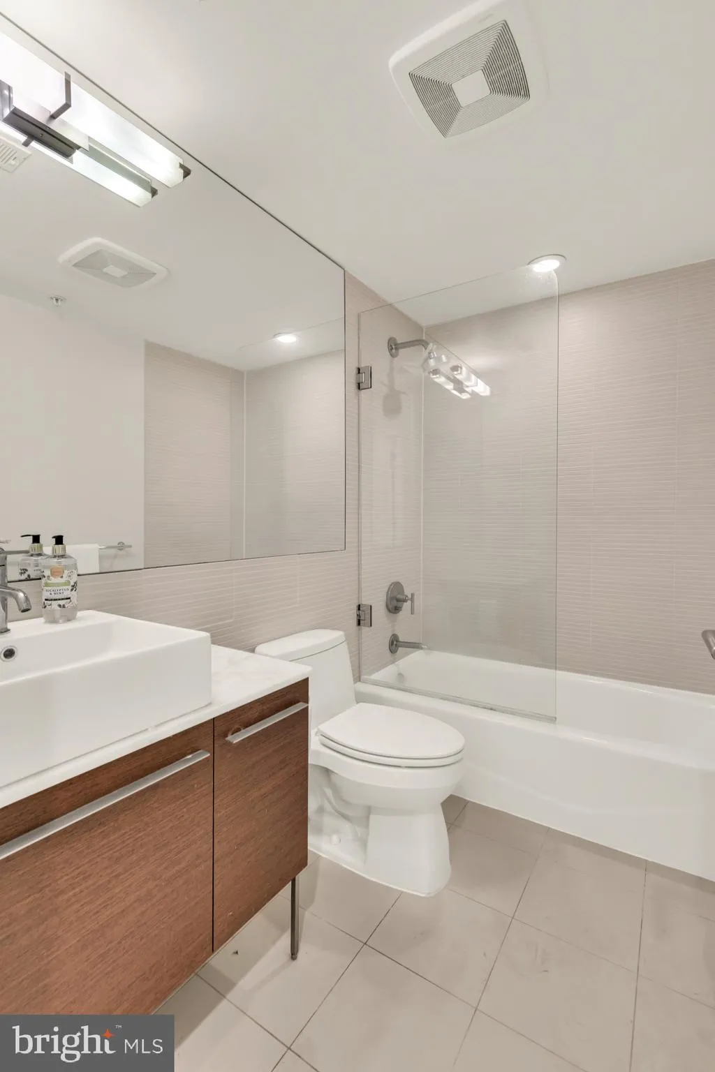 Additional image 50 of 2818 Connecticut Avenue NW Unit 7, Washington, DC 20008