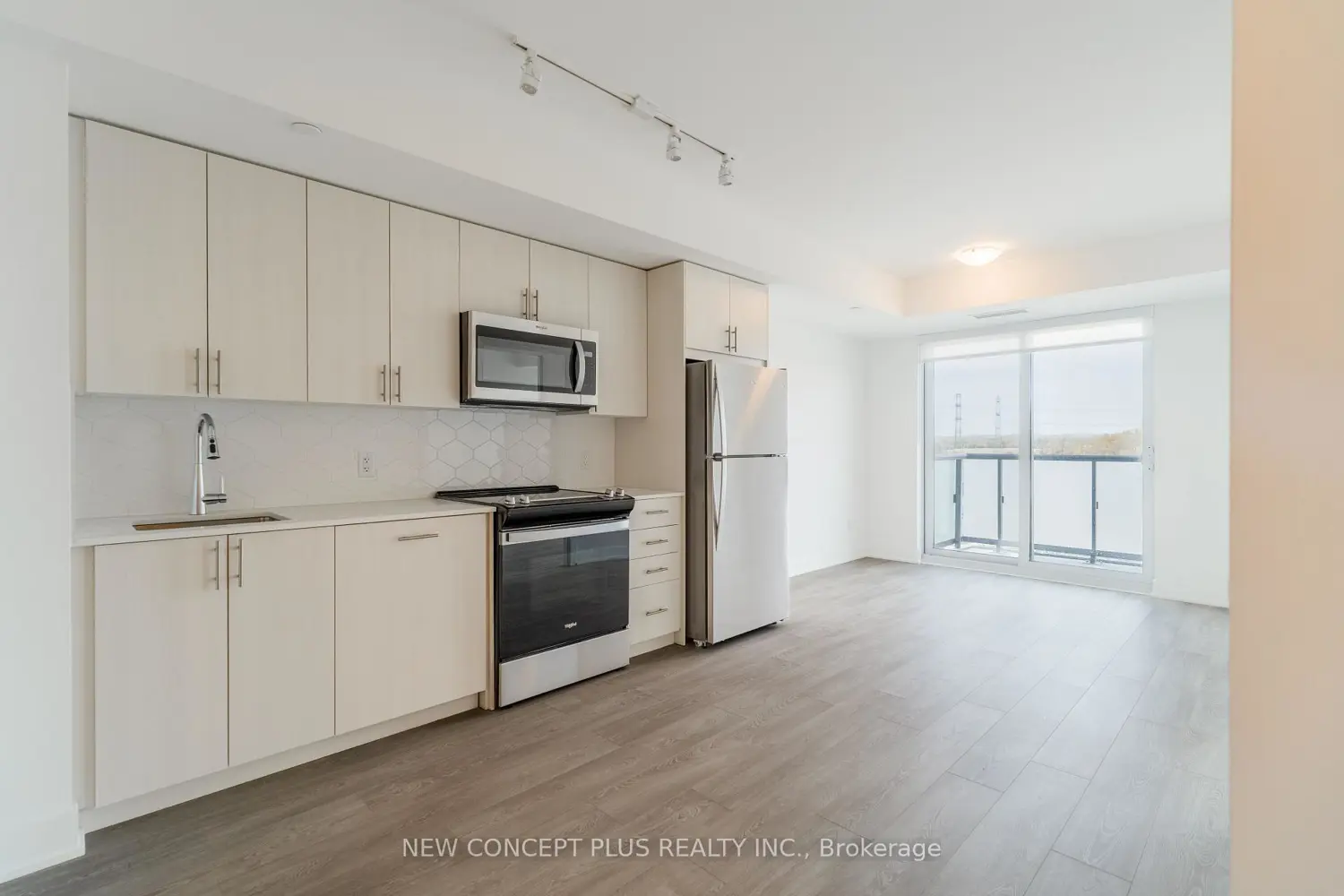 Additional image 8 of 2545 Simcoe Street 835