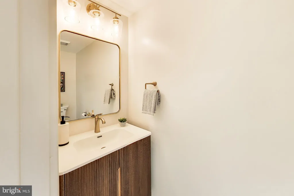 Additional image 16 of 3527 Hertford Place NW, Washington, DC 20010