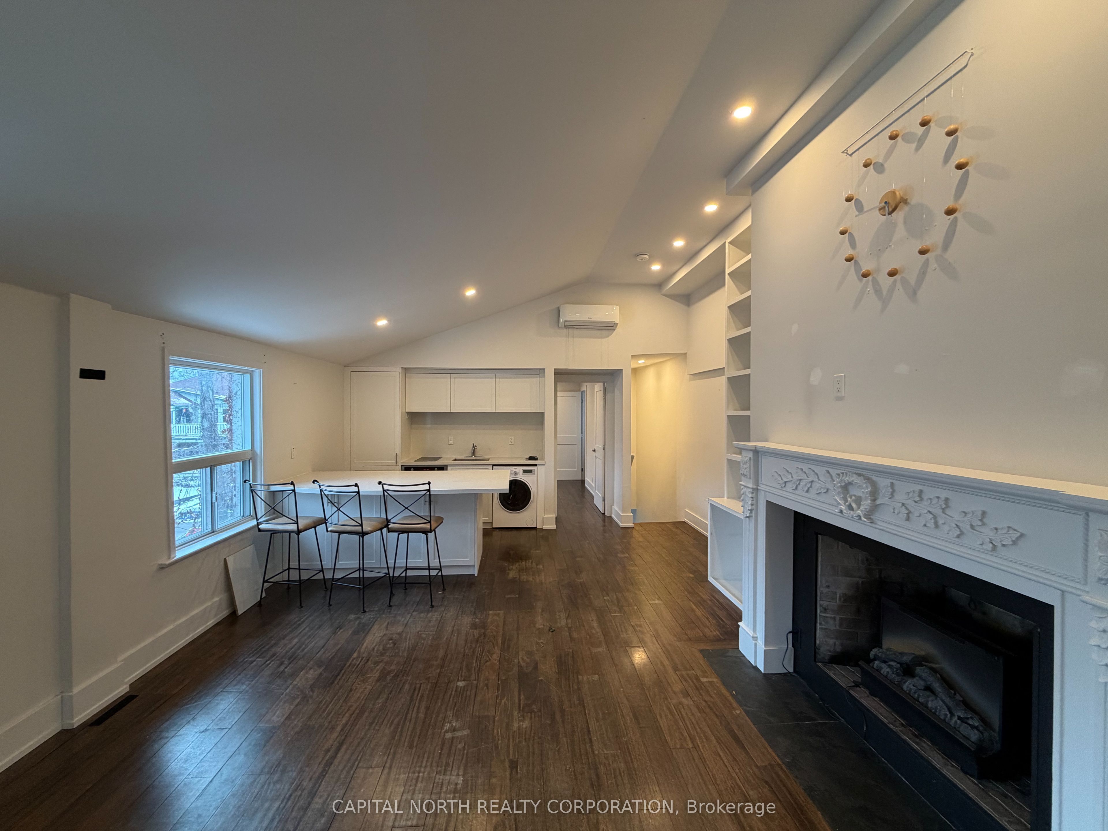 Additional image 5 of Upper-43 Glen Manor Drive, Toronto, ON, M4E 2X5