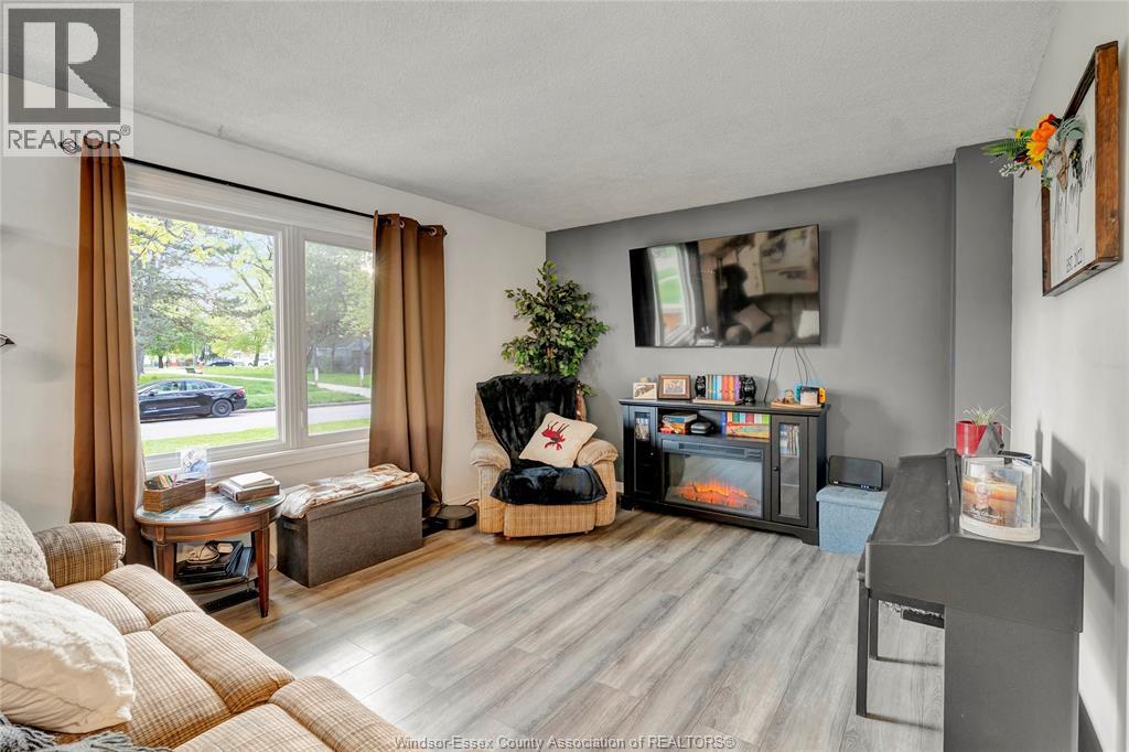 Additional image 5 of 1260 Oak , Windsor, ON, N8X2B1