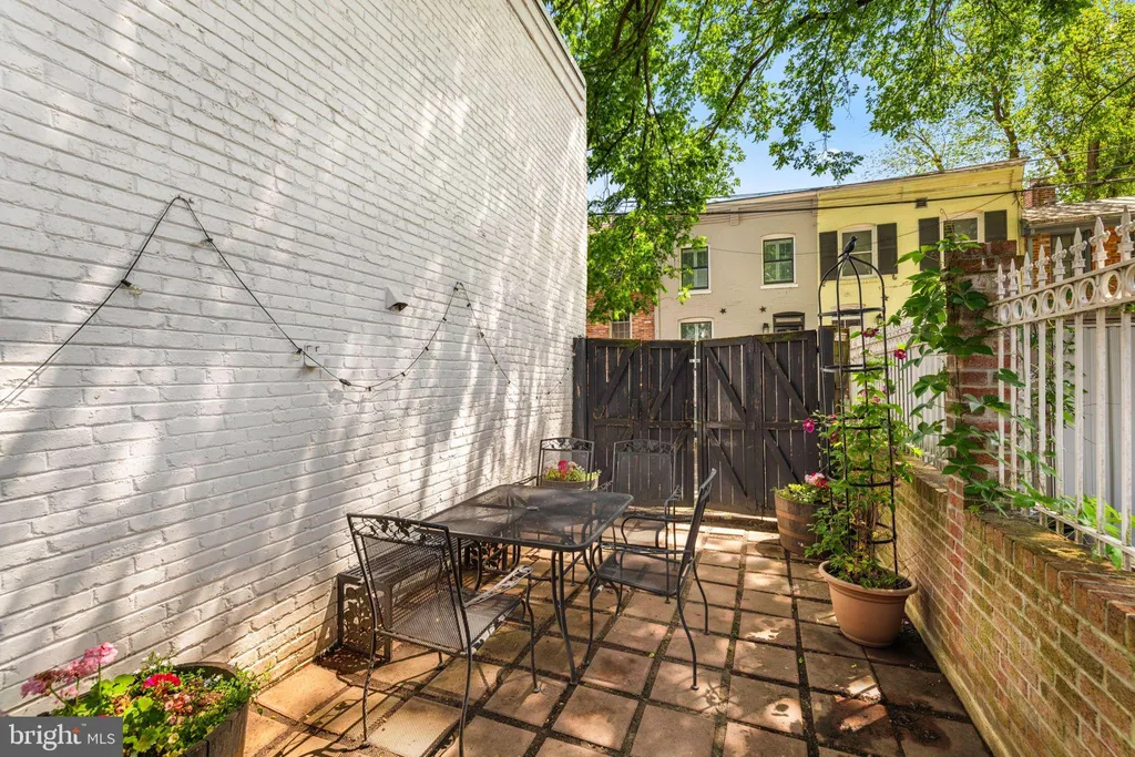 2726 P Street NW, Washington, DC 20007