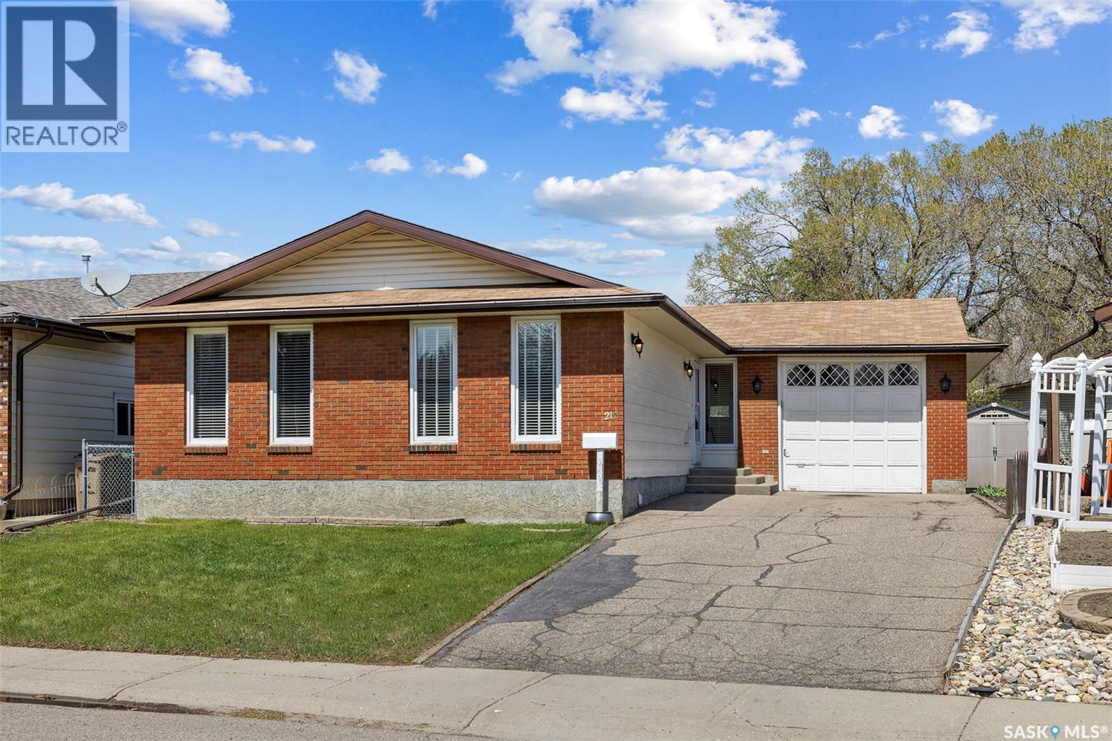 21 Merlin CRESCENT N