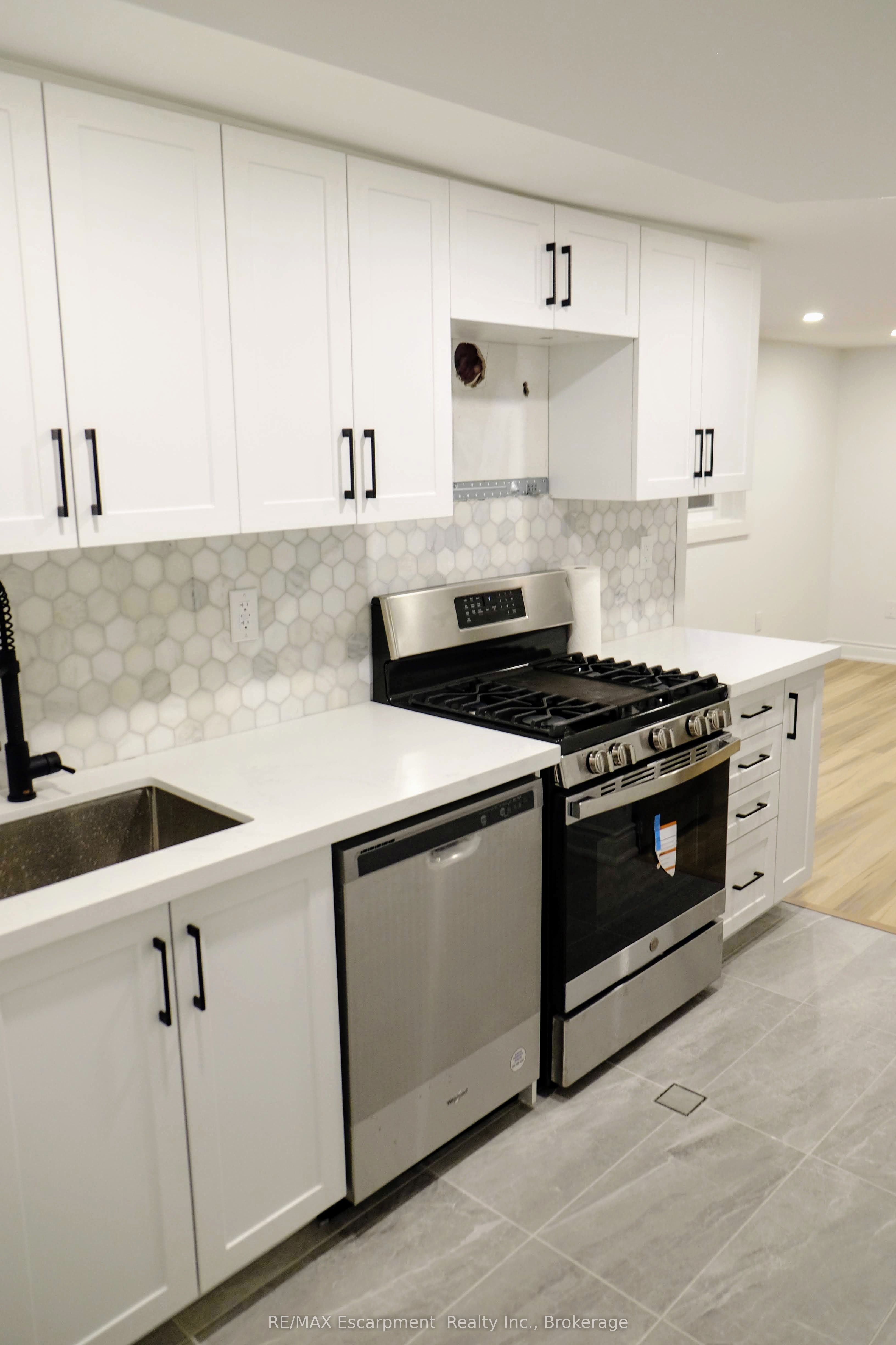 Lower-118 Sackville Street, Toronto, ON, M5A 3E7