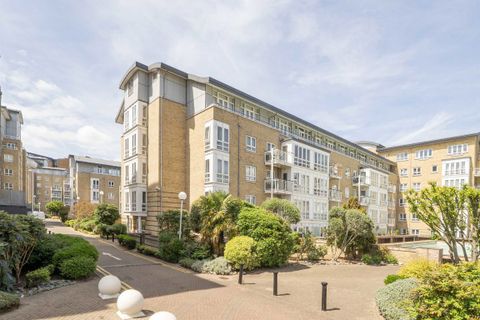 St. Davids Square, Canary Wharf E14