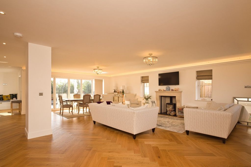 Additional image 4 of 5 bed detached house for saleJohn Douglas Drive, Monkton, Ramsgate, Kent CT12