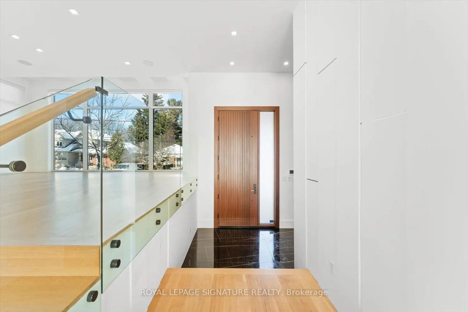 89 Stuart Avenue photo 3