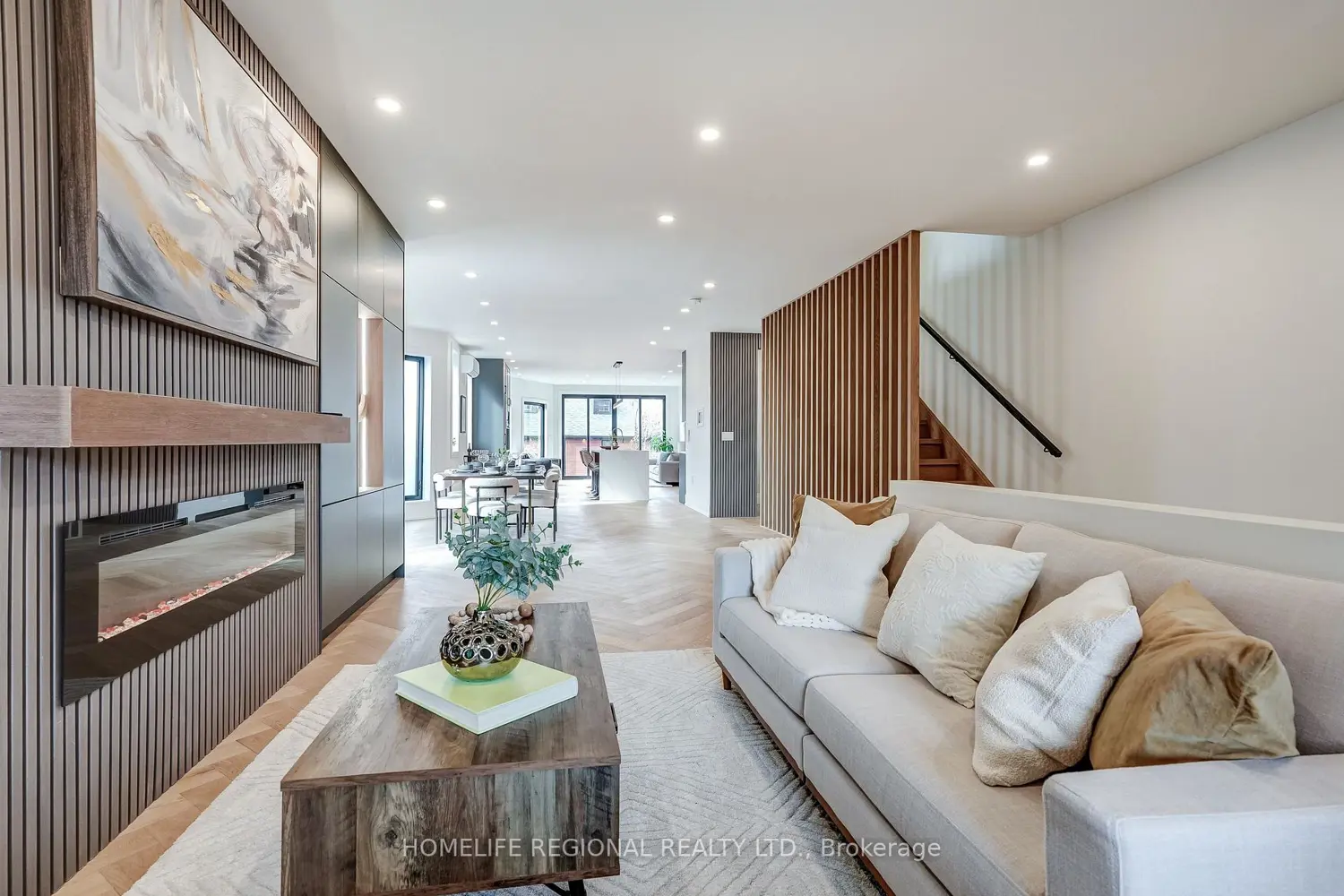12 Macdonell Avenue photo 2