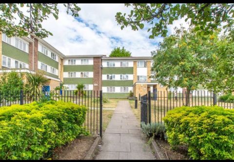 London HA9, Studio to rent