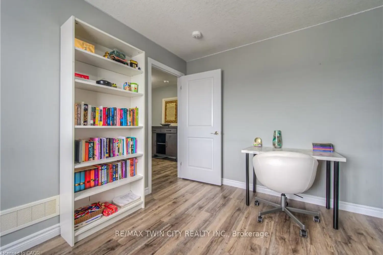 Additional image 9 of 741 Hollinger Avenue